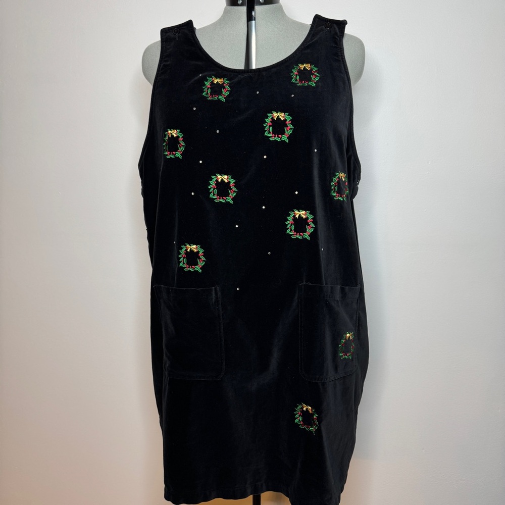Vintage Quacker Factory Black Velvet Dress with Wreath Embroidery
